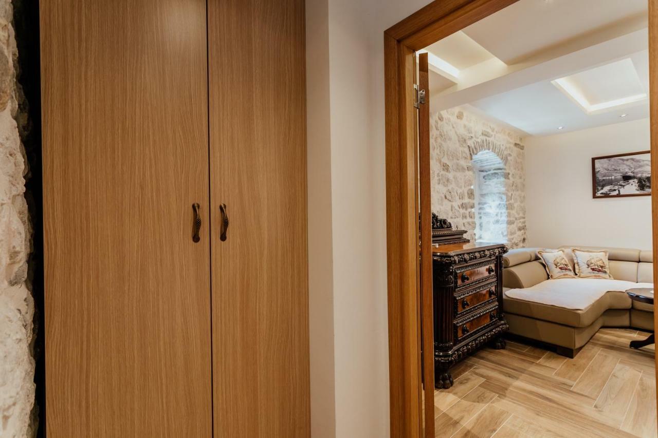 Magnolia Apartment โกตอร์ ภายนอก รูปภาพ
