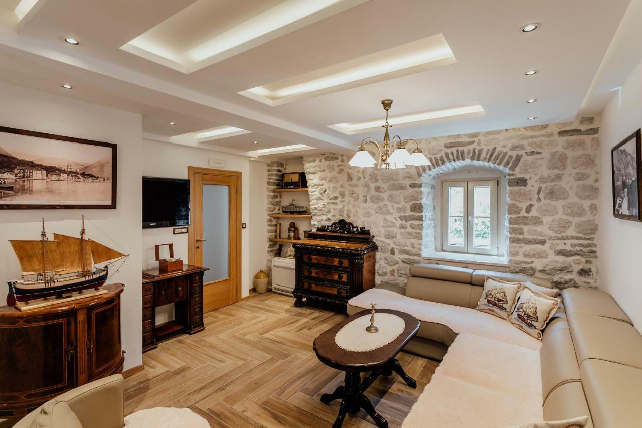 Magnolia Apartment โกตอร์ ภายนอก รูปภาพ