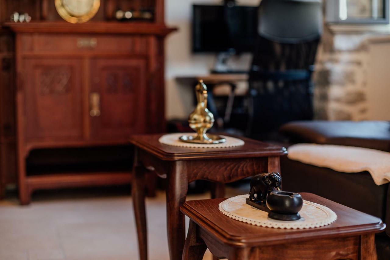 Magnolia Apartment โกตอร์ ภายนอก รูปภาพ