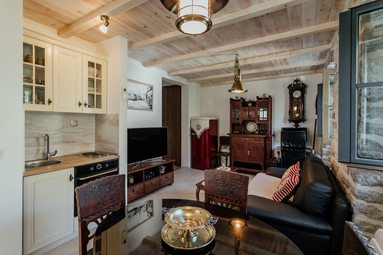 Magnolia Apartment โกตอร์ ภายนอก รูปภาพ